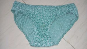 girls used panty