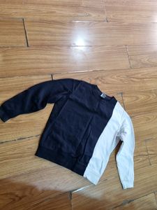 Sweatshirt....Black-White