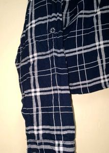 Cropped Navy Blue shirt
