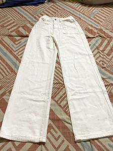 Wide Leg Jeans In White🤍
