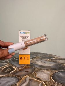 Glow, hydrating concealer with vitamin C and turmeric