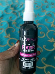 Huda Beauty Fixer