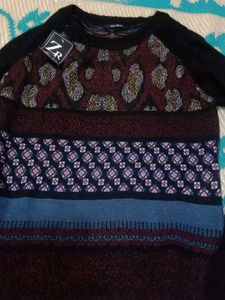 Patterned Long Sleeve Pullover
