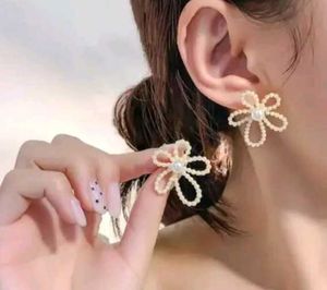 Flower Pearl Earrings