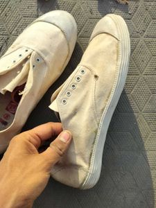 WHITE SNEAKERS