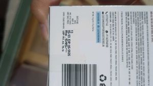 JUST HURBS 8 IN 1 EYESHADOW LIDSTICKS