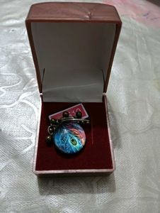 A Unique Keychain Type article Peacock Feather Des