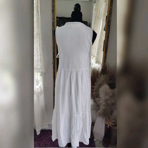 White Sleeveless Dress