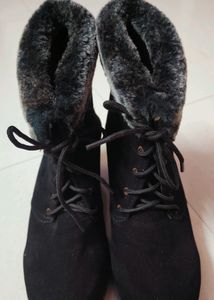 Black Suede Ankle Boots with Fur Trim