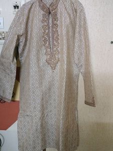 Men's Embroidered Kurta