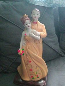 Couple Statue