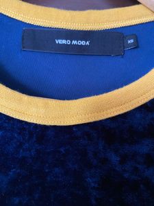 Blue Velvet Top from Vero moda (xs)