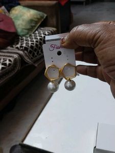 Beautiful Moti Earing Gold Plated