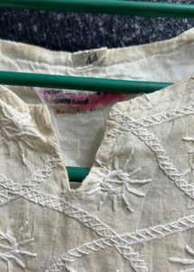 Elegant White Chickenkari Embroidered Kurta