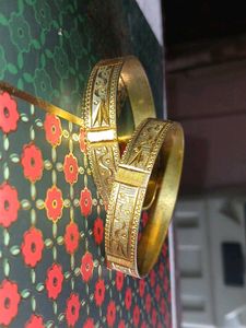 Gold-toned Bangle Set