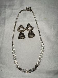 Necklaces And Earnings 🤍