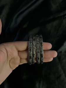 Silver Tone Bangle Set