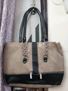 New Condition Beautiful Khali Colour Handbag 🥰
