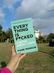 Set of 4 books 📚🤑😍