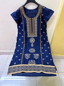 Women&#39;s Short Kurta