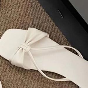 cream Footwear