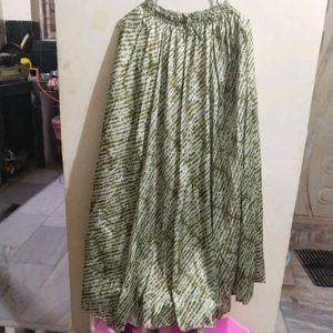 Green Colur Patterned Skirt