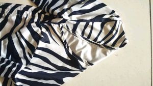URBANIC ZEBRA PRINT TOP