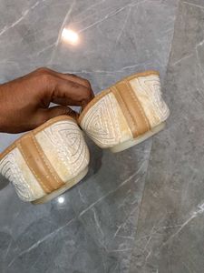 Embroidered Ethnic Jutti Flats