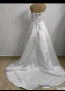 Elegant Wedding Gown