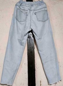 Ripped Denim Jeans - Light Wash