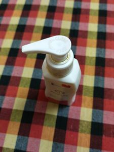 Prioglo EA Body Lotion