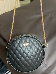 Stylish Sling Bag 💼