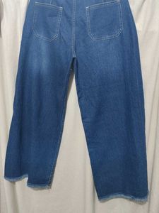 Wide Leg Frayed Hem Jeans