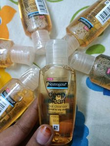 Combo Of 2 Neutrogena Deep Cleansing Face Wash