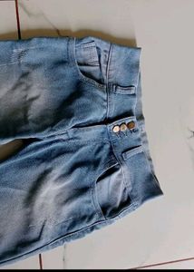 Ripped MoM Jeans