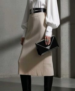 💥New💥 Elegant Beige Knit Midi Skirt