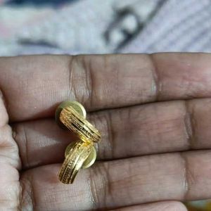 18crt gold hoops earrings