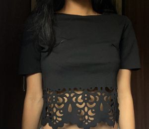 Price Drop❌SHEIN🏷️ Black Cut Scallop Edge Te