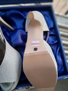 Now In Offer Price Brand New Pencil Heels 👠