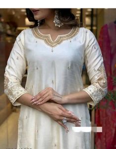 New/Unused Embroidered Dupatta Set