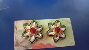 Flower Kundan Earrings