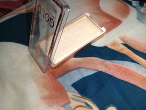 Kiss Beauty Gold Highlighting