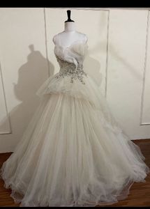 Elegant wedding dress