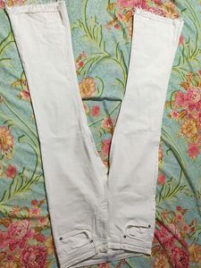 🔥 Original ZARA Brand White Bell Bottom Style Jeans🔥