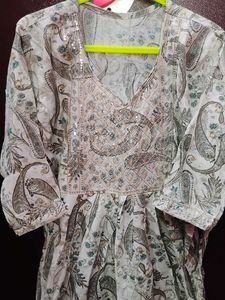 Elegant Paisley Print Kurta