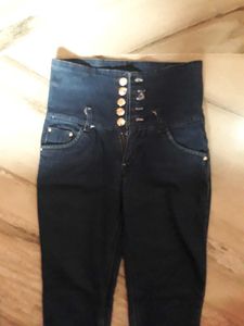 Its A High Waist Jeans With 5 Buttons