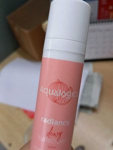 Aqualogica Radiance Dewy Sunscreen