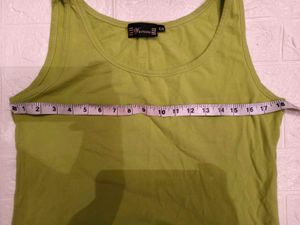 BOGO🎁Buy One Get 1 Free🎁Size L/XL💚 Tank Top