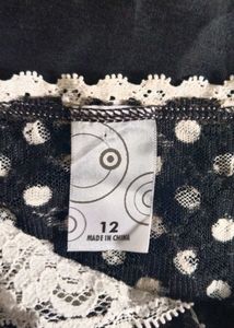 Y2K dotted lace camisole top 🖤🎀