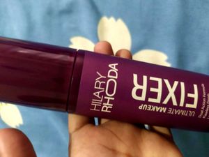 Hilary Rhoda Ultimate Makeup Fixer